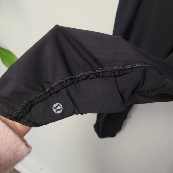 LULULEMON black knee leggings with pockets - Picture 4 of 4